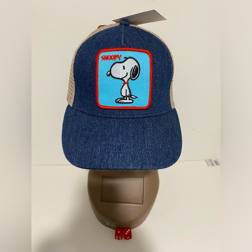 Peanuts Cartoon Collection, Adjustable snapback, Baseball Cap - Denim Snoopy NEW - Picture 4 of 5